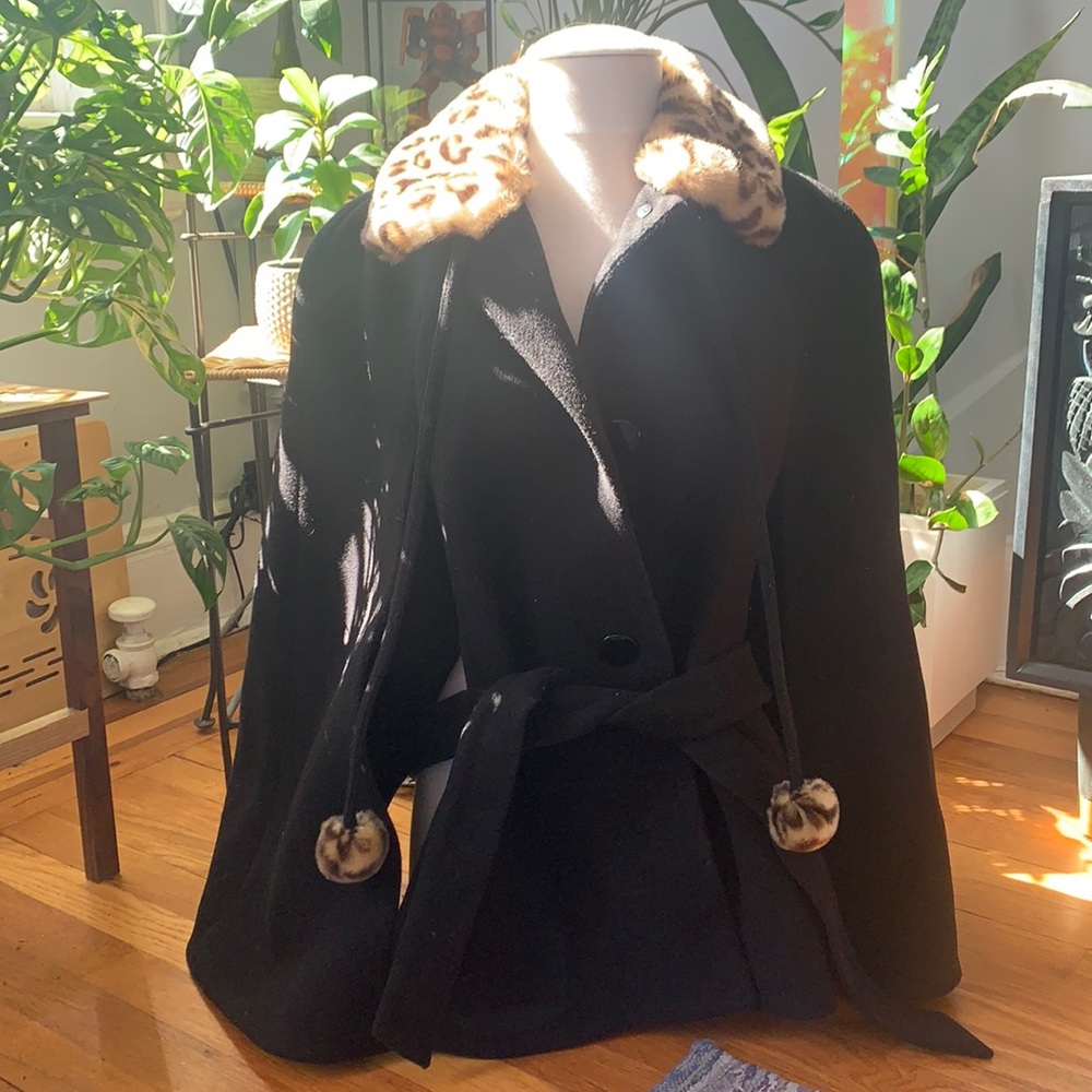 Rare kate spade wrap cape with leopard detail